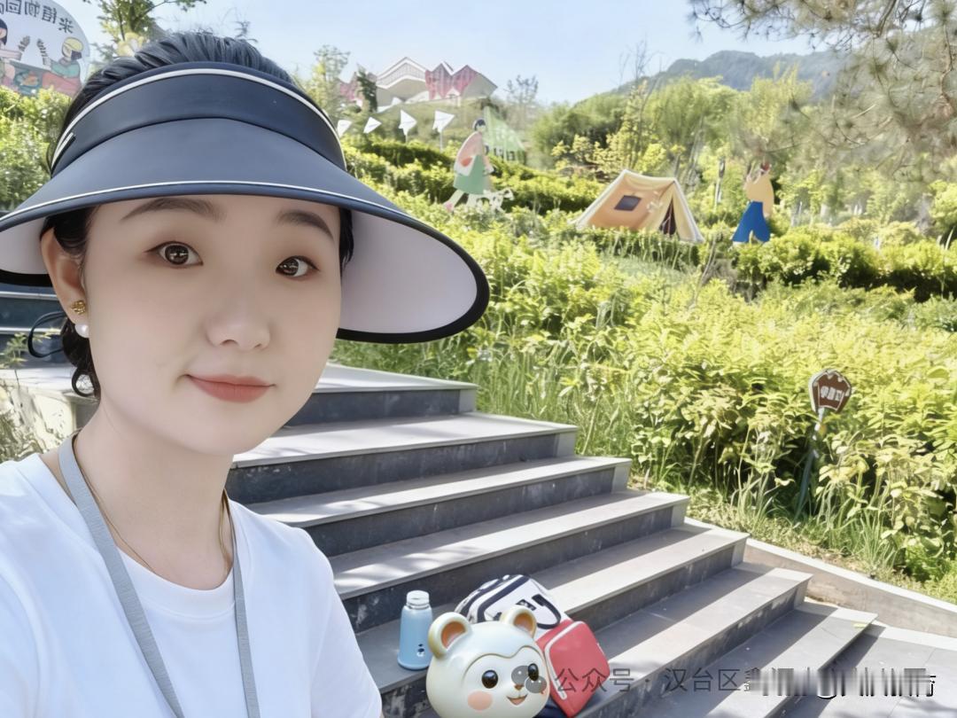 汉台区鑫源中心幼儿园优秀教师风采展示（六）
最美教师—魏瑶
—教师简介—
魏瑶，