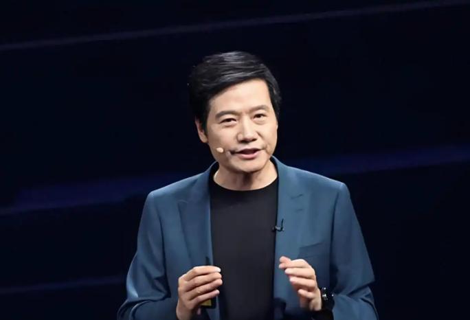 3月25日，金山云在港公告，雷军因其他工作安排，已辞任公司非执行董事，其亦不再担