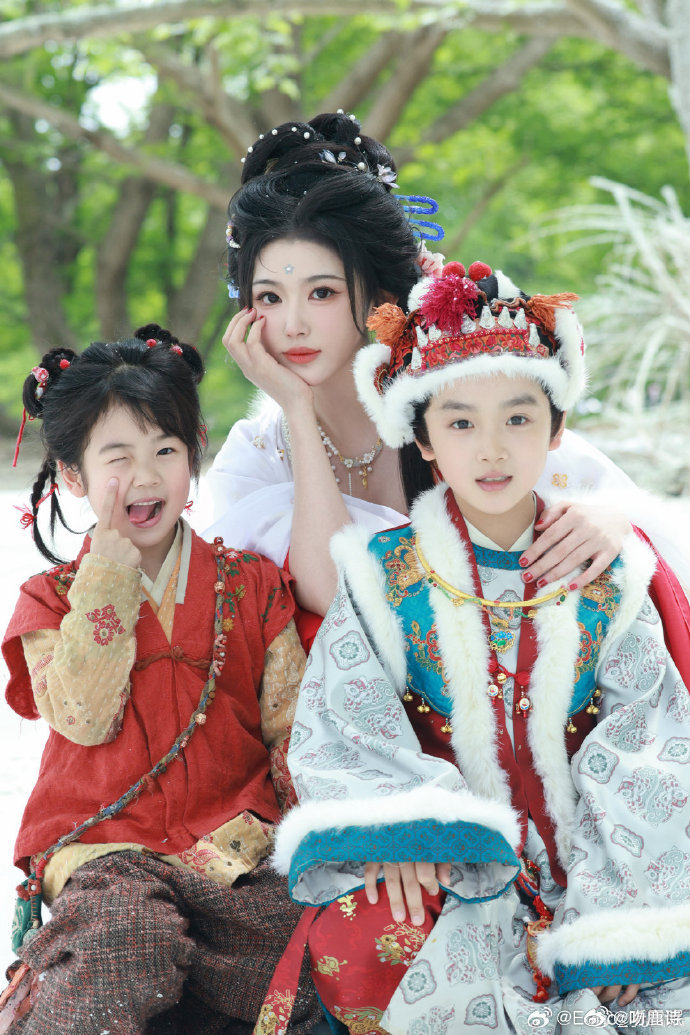 孔雪儿眼神戏这段对手戏全靠眼神撑起来！孔雪儿面对齐旻的逼迫，眼神从抵抗到慌乱，从