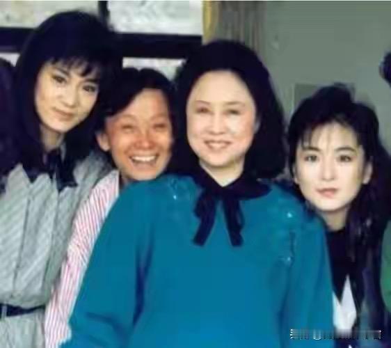 琼瑶笔下有好多个生动形象的渣男，为什么看不透平鑫涛?

因为琼瑶真正想找的并不是