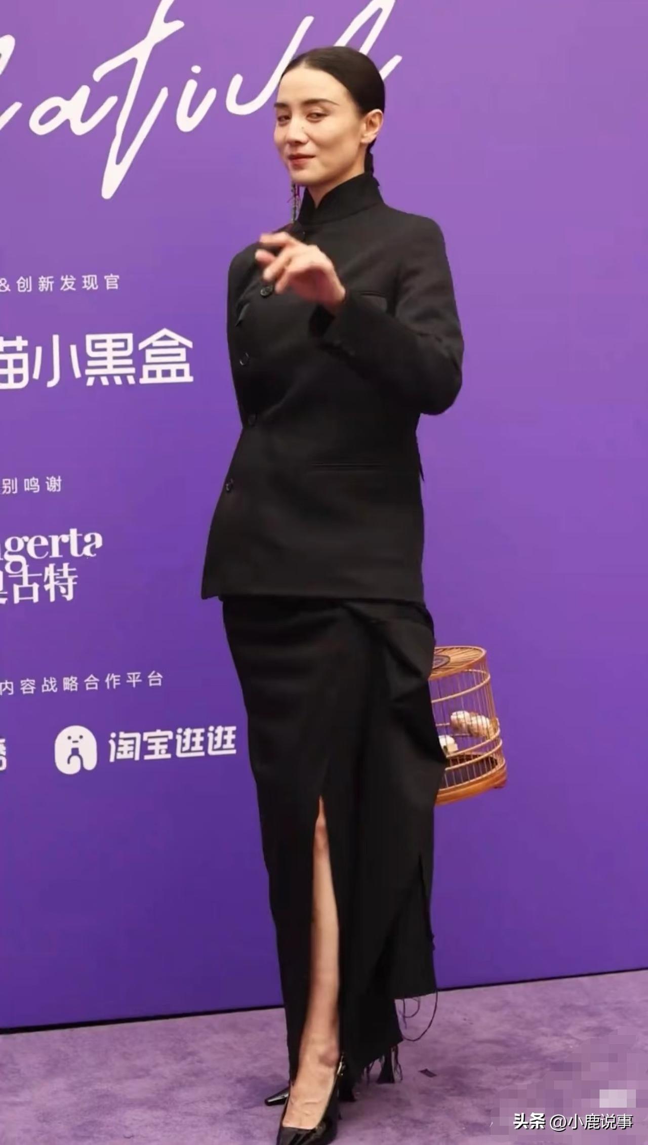 宋佳这回真给所有女明星上了一课，不管多漂亮、身材多好、演技多牛，都别碰有争议的穿