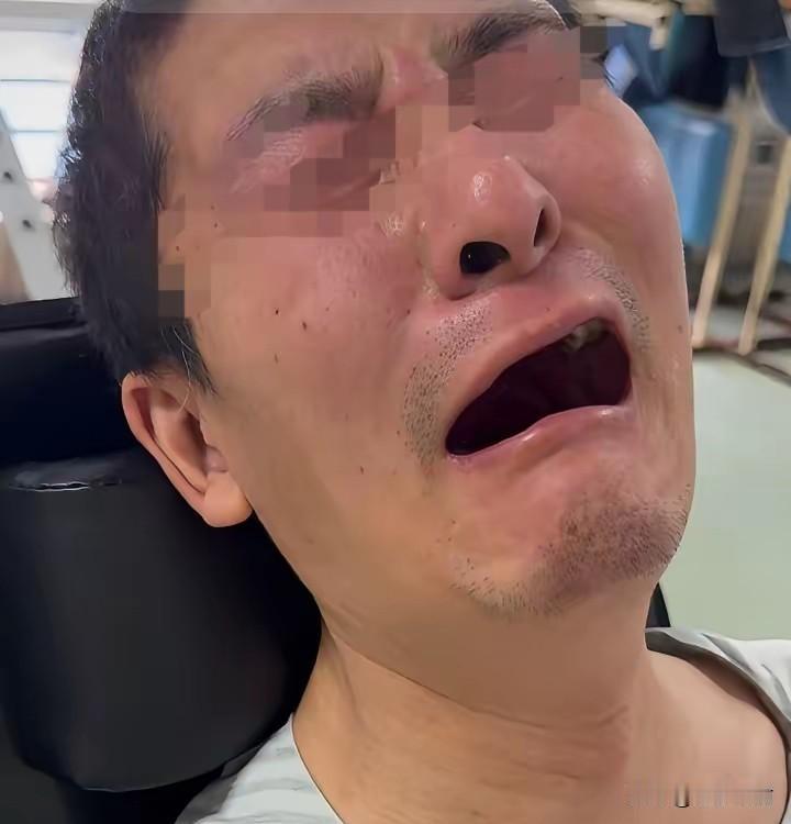 温州一男子还了2.4万，账单反而涨到6.5万。

这不是银行算错了，是规则本身就