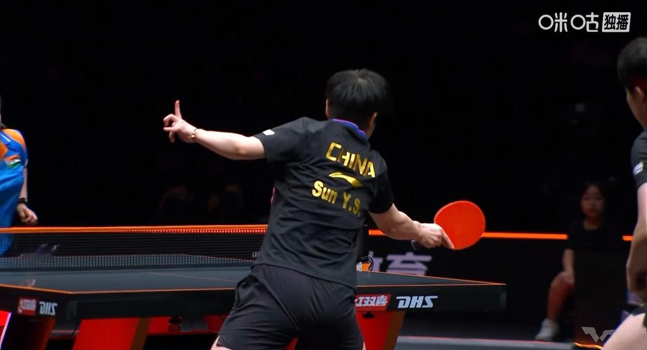 2025wtt香港年终赛混合双打循环赛G1孙颖莎/王楚钦3-0玛努什/奇塔勒（1