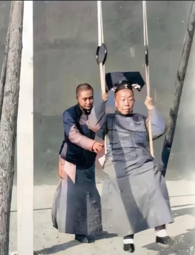 原来我们都被古装剧给骗了，女人也要剃头发，这样的妃子你会爱上吗？ 