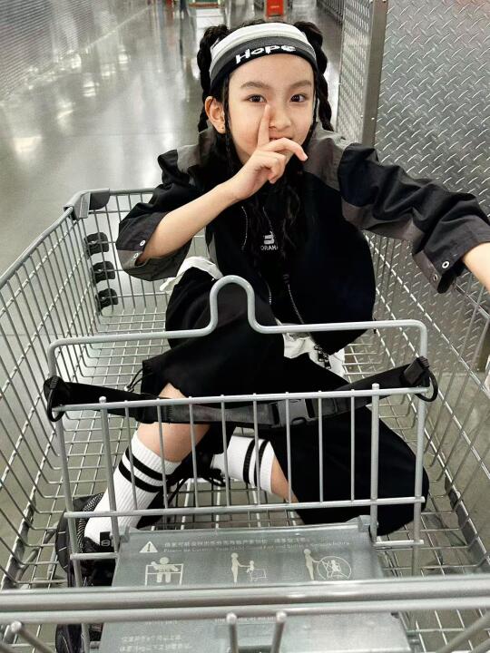 女孩子酷起来真的没男孩什么事～🛒📷真好看
