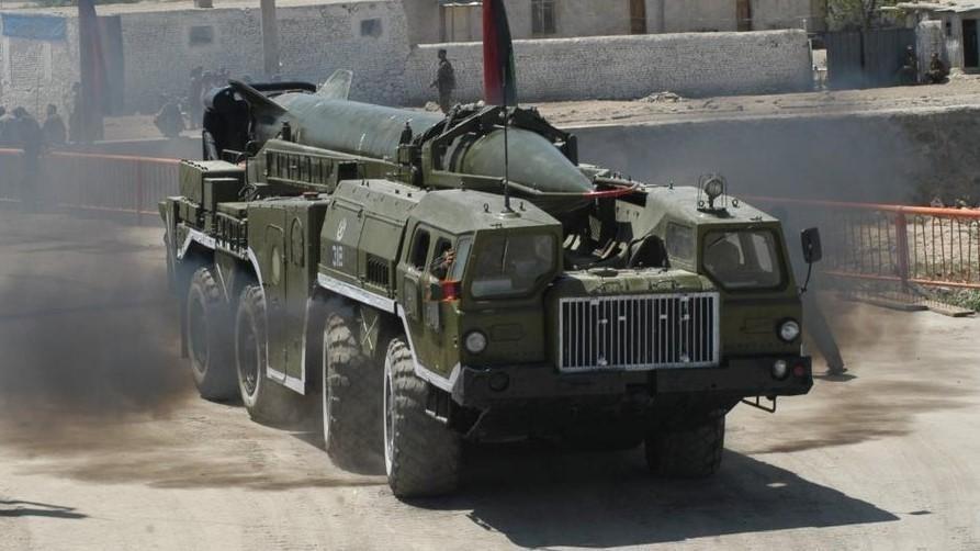 以：你们也不管管小黎？
伊：管啥？

以：他拿飞毛腿炸我帕尔马希姆基地！[cit