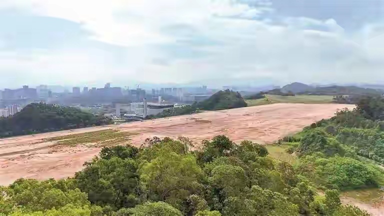 深圳龙华机场要来了。日前民航中南地区管理局正式批复，原深圳南头直升机场迁建到龙华
