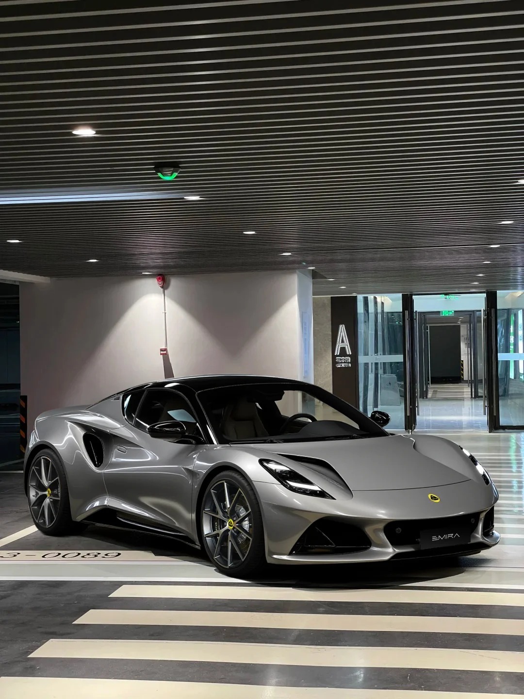 LOTUS Emire这颜值能打吗？车东车西 ​​​