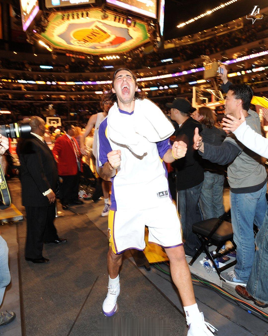 经典的黄绿大战#湖人vs凯尔特人# ​​​