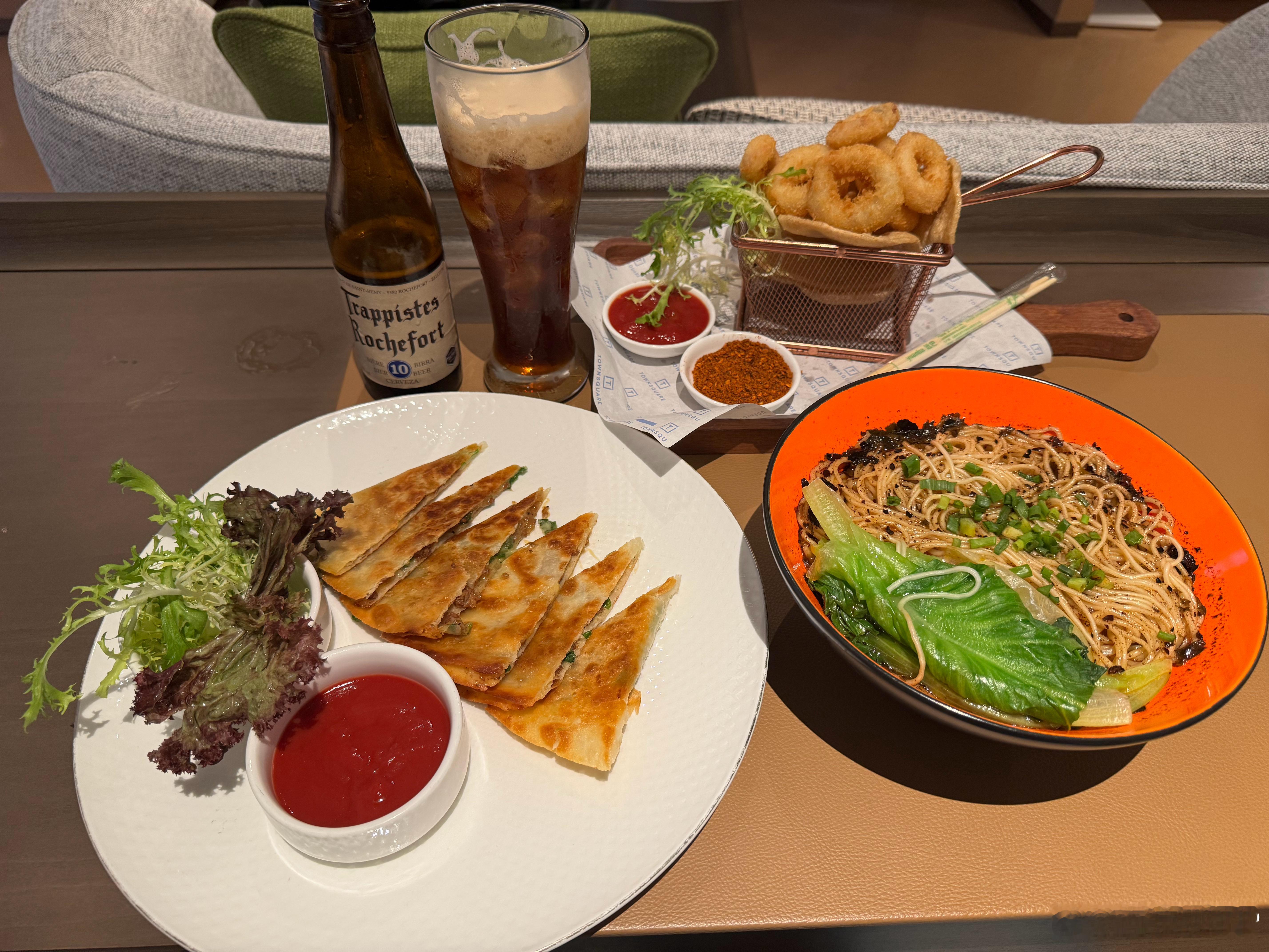 凑合吃点  ​​​