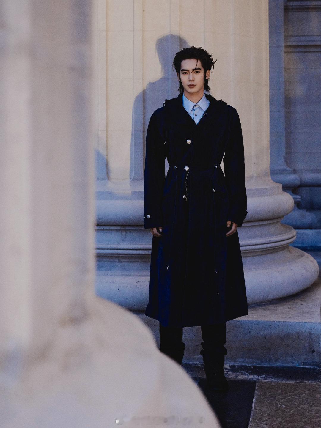 于适DIOR大秀看秀造型老天这性张力满满的大背头巴黎男装周