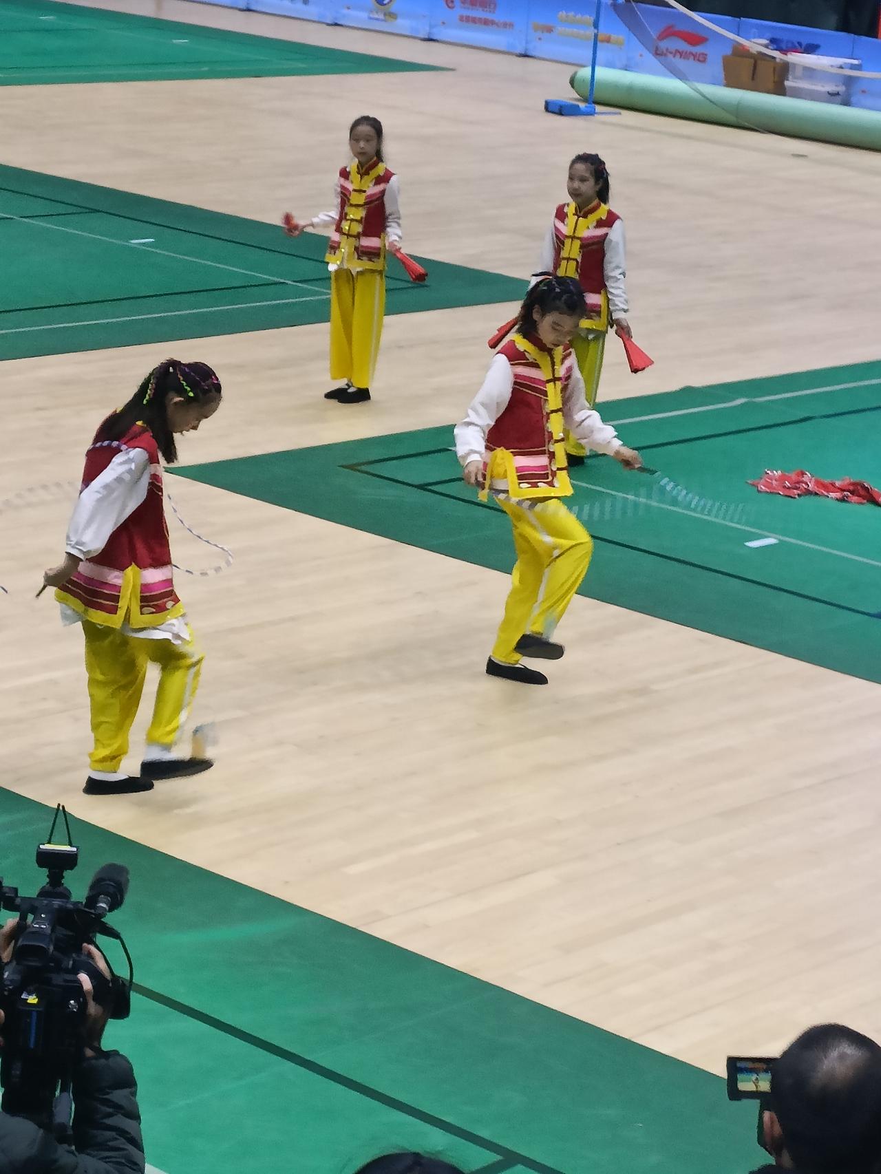 记录我的2026天津的小明友毽子球踢的非常棒