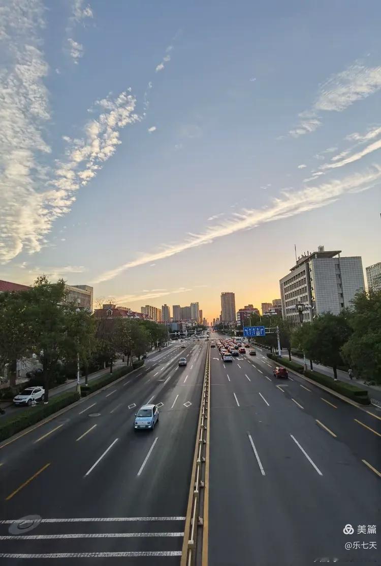 周末早上好呀，新的一天。不想动 