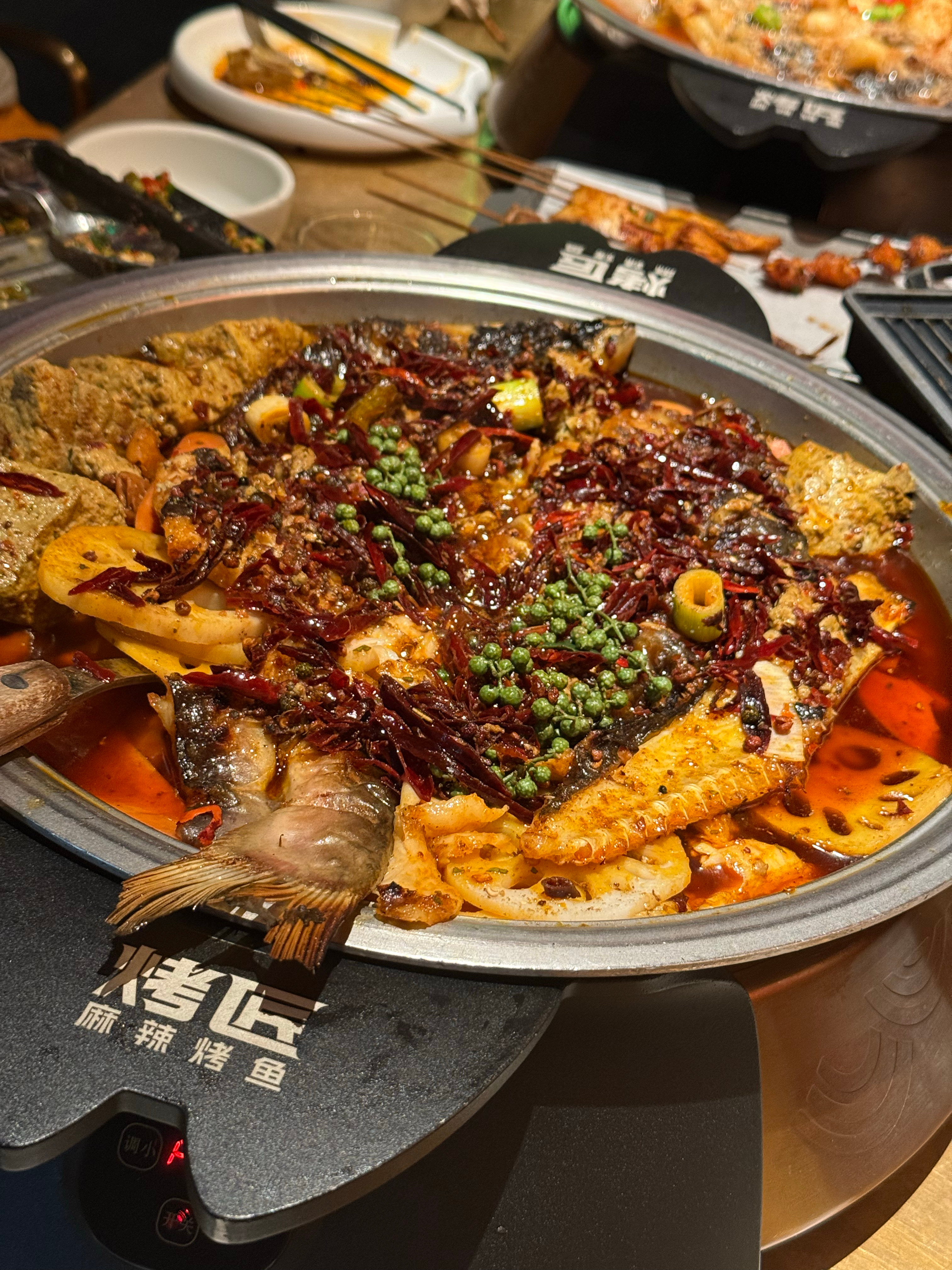 好不容易吃个烤匠，那必须把四个味儿都点了呀最好吃的还是香辣味儿，其它的一般吧生活