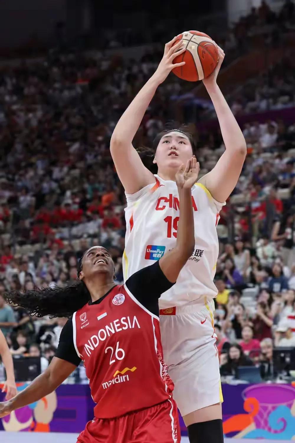 女篮110-59大胜印尼！7人得分上双，5人评9分，3人评8分。中国女篮昨晚大胜