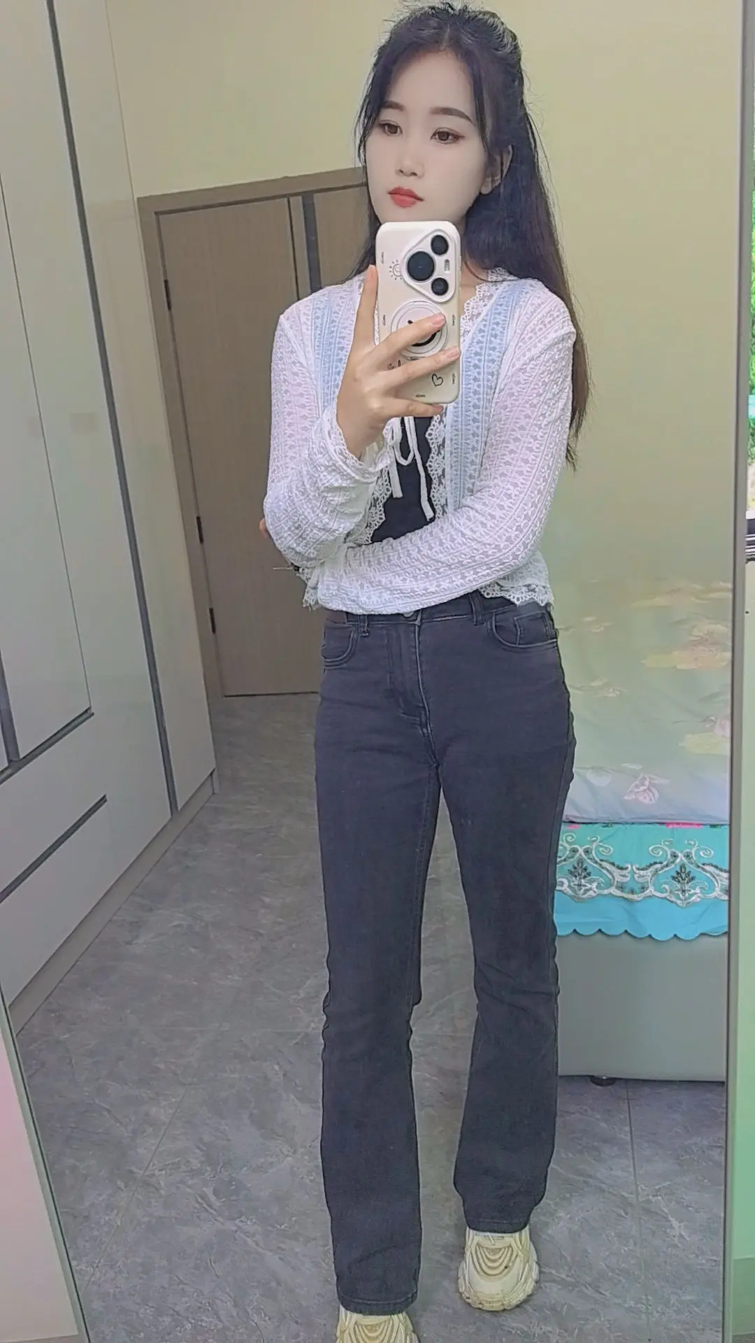 当你背着我联系别人，关心别人，暧昧别人的时候，我就知道我输了，我不是输...