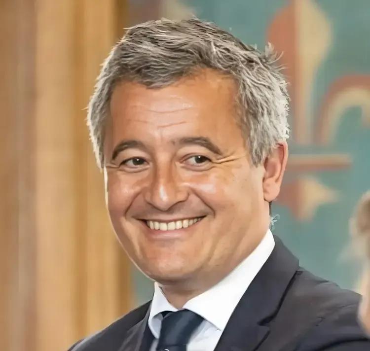 是的，这是法国司法部长，不是本山大叔。