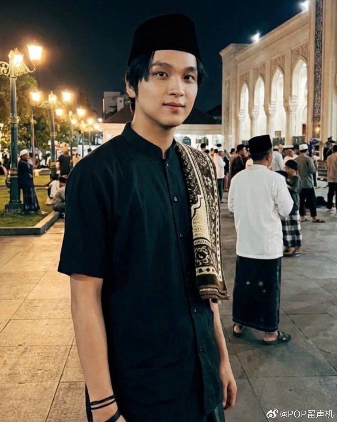 项目推进是调子自己去的 会议记录是他自己做 选歌是他 寒潮天气替队友下水是他 戴