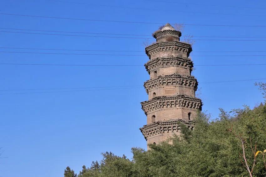 南响堂山石窟
豫冀自驾行-10
南响堂山石窟位于邯郸城西南峰峰矿区响堂山南麓，南