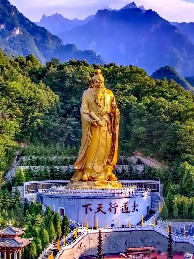 游历洛阳老君山｜身为本土洛阳人，看过诸多正统名观，山顶殿堂布局依旧让我倍感遗憾
