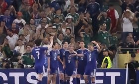 绿茵场上的激情再次点燃！日本队在世界杯小组赛中以4-0的酣畅淋漓大胜突尼斯，强势