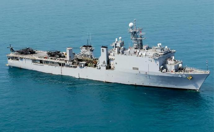 每天认识一件兵器  美国“哈珀斯·费里”级船坞登陆舰“哈珀斯·费里”级船坞登陆舰