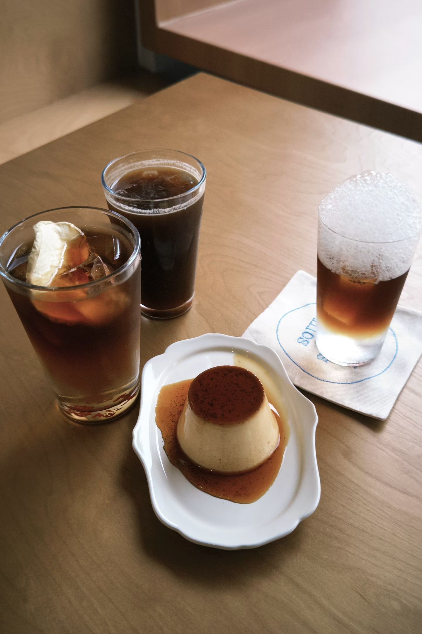 不跟别人比速度，不跟生活比运气。别人过得好，我真心祝福；自己走得慢，也绝不焦虑。