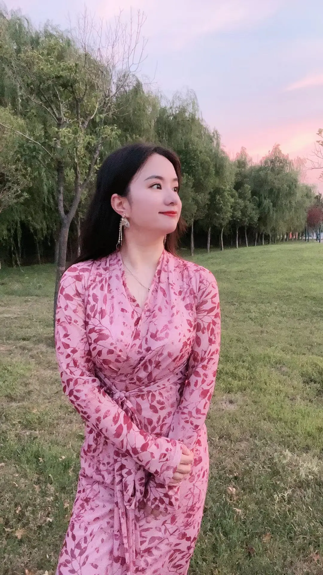 当因果站出来，你会发现世上没有可怜人，当慈悲心起来的时候，你会发现这世...