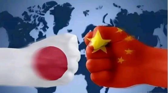 中日一旦擦枪走火，根本没有踩刹车的机会！
2026年7月观察中日安全局势，视线不