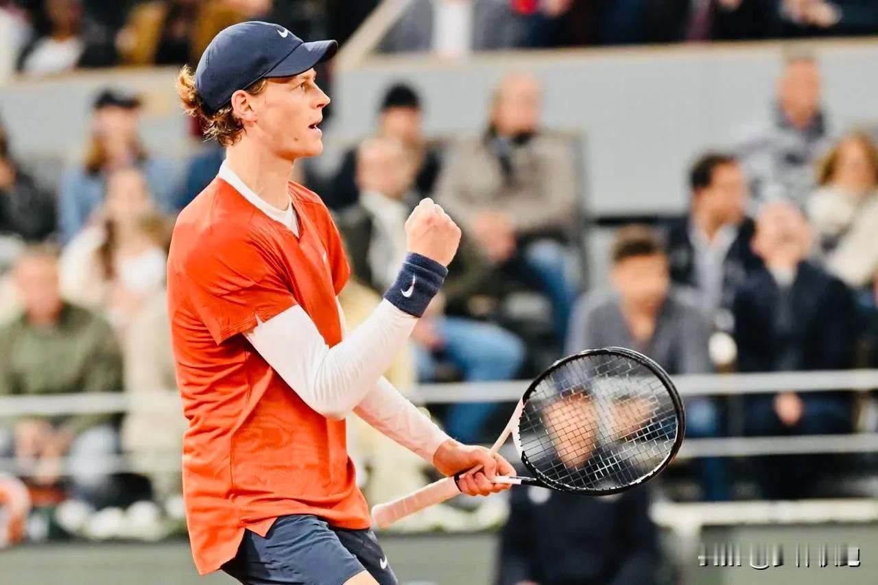 法网男单四强已经产生3席！今天凌晨的两场1/4决赛中，2号种子🇮🇹辛纳以6-