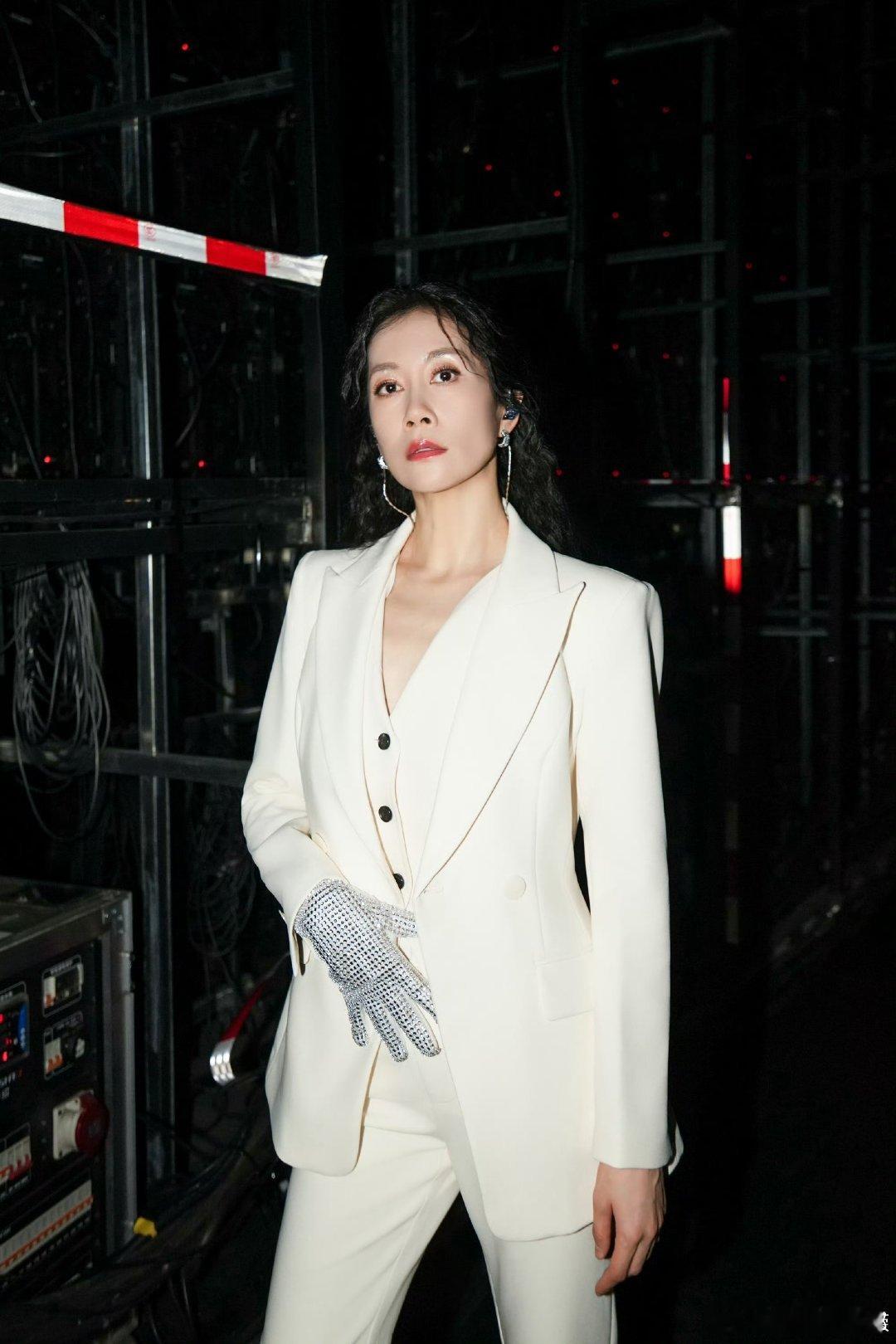 温峥嵘本人认证蒸笼乘风2026排练室搞笑花絮诞生蒸笼称号，温峥嵘盖章认可自在玩梗