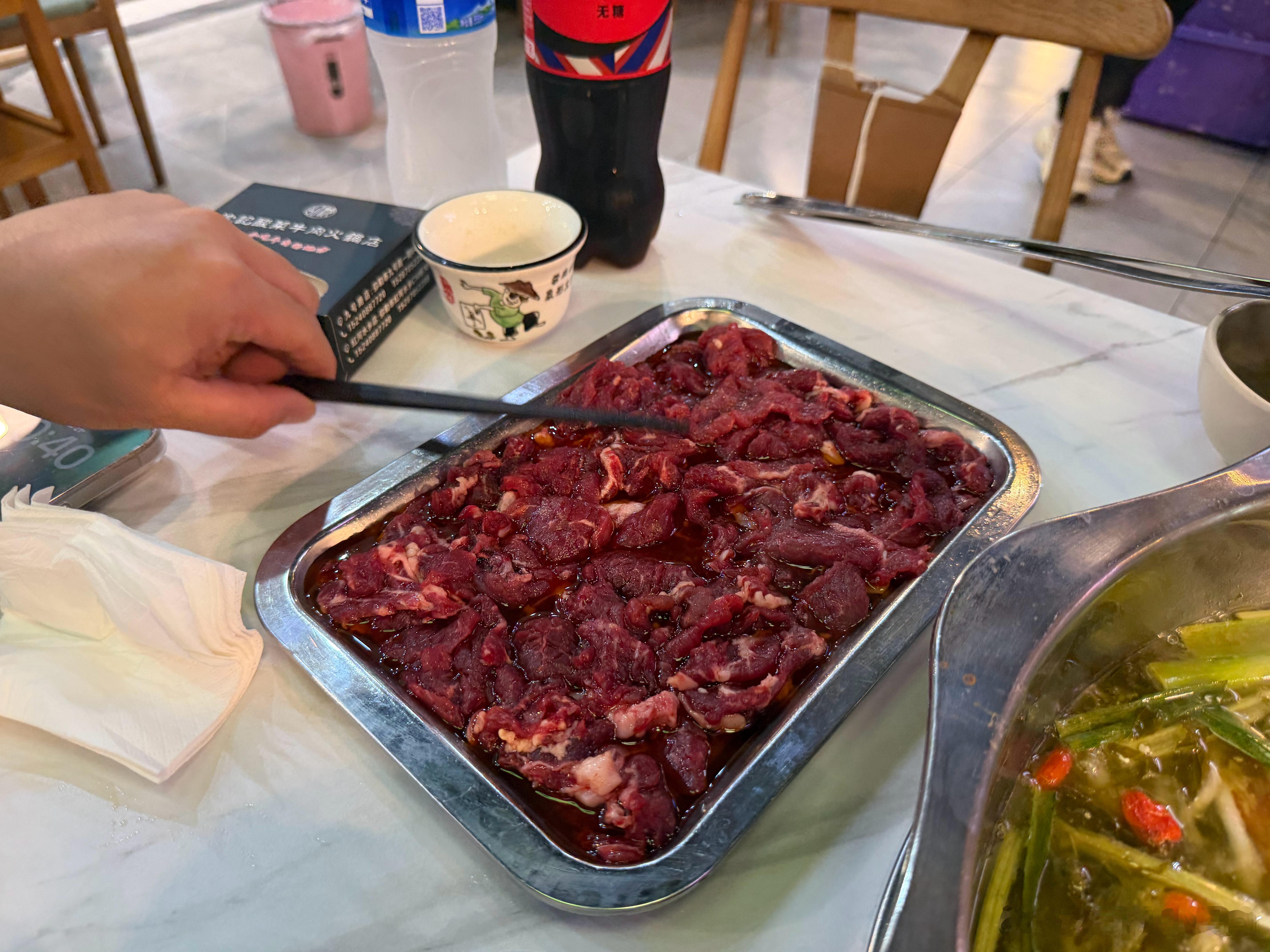 云南第一顿 酸菜牛肉锅好香！ ​​​