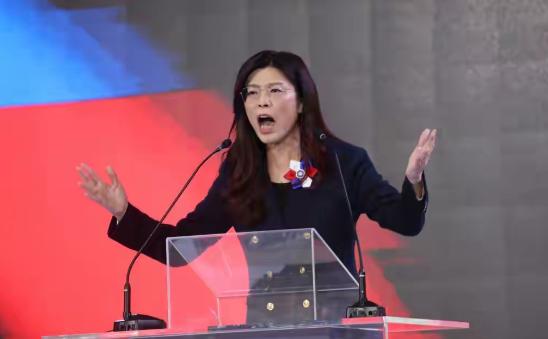 郑丽文近日在接受德国之声采访时称“不放弃武力保卫台湾”！

郑丽文，台湾民进党内