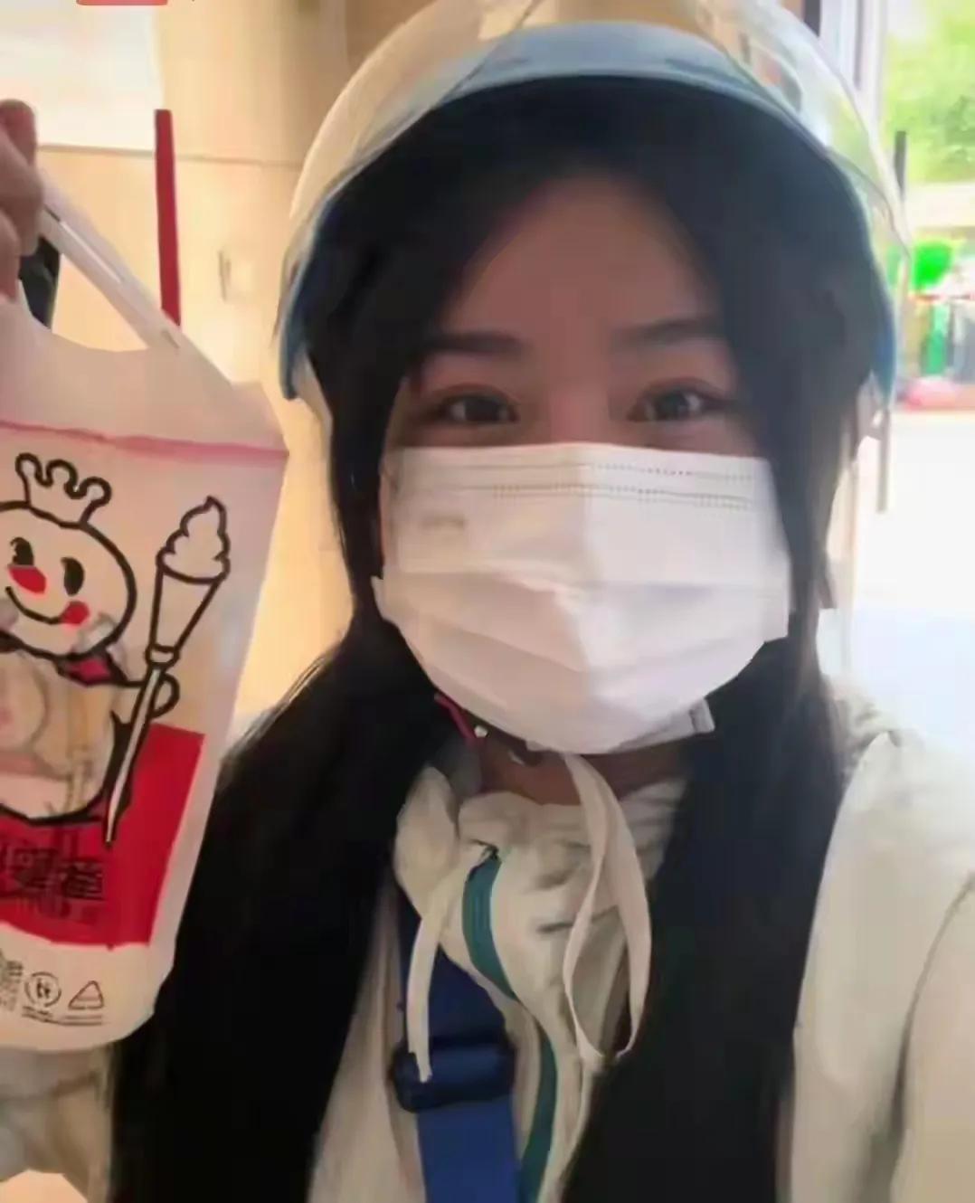 麻绳专挑细处断！27岁女子患尿毒症，靠跑外卖透析。人漂亮，命运太悲惨！故事的主人
