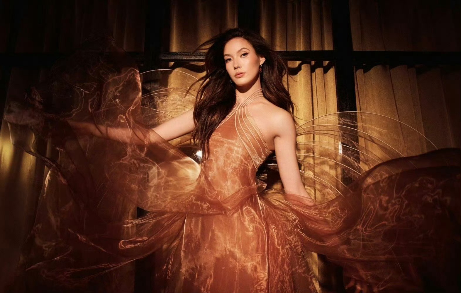 谷爱凌  x  Le Grand Dîner du Louvre 卢浮宫博物馆慈