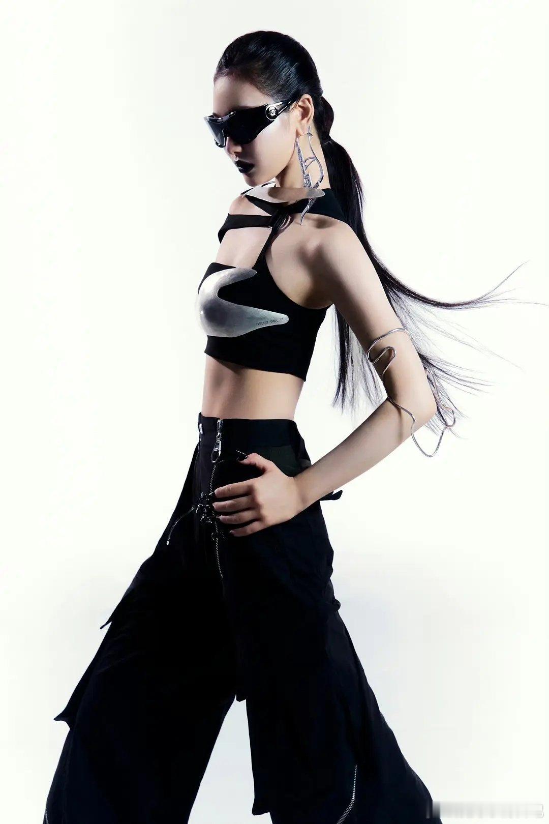 宁宁瘦成这样了居然 ​​​