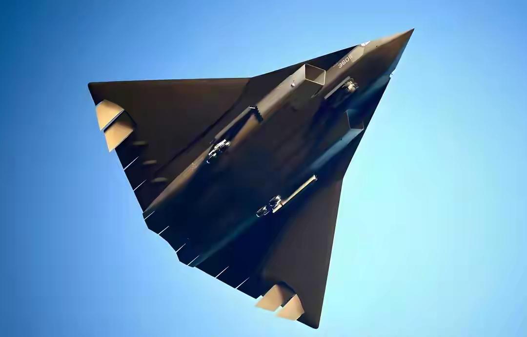 现在不管山姆大叔如何设计，都不会比歼36和歼50这两个型号先进到那里去。[偷笑]