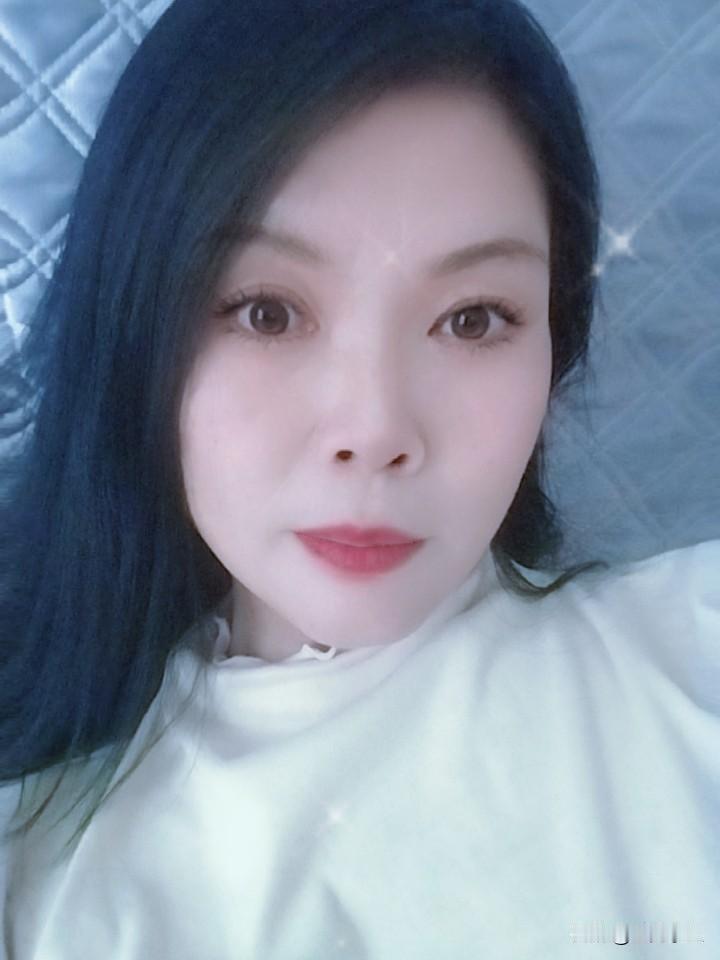 我一晚上醒了好几次，总是睡不踏实。起早给老公打电话，让他把事情都办好再回来，别卖