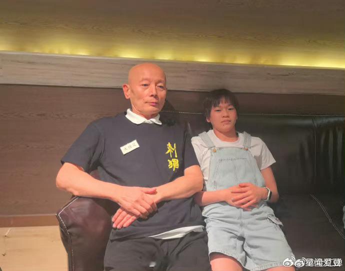 #全红婵 他比黄子韬帅一点#全红婵妹妹太可爱了，发文并晒出自己与王俊凯以及葛优的