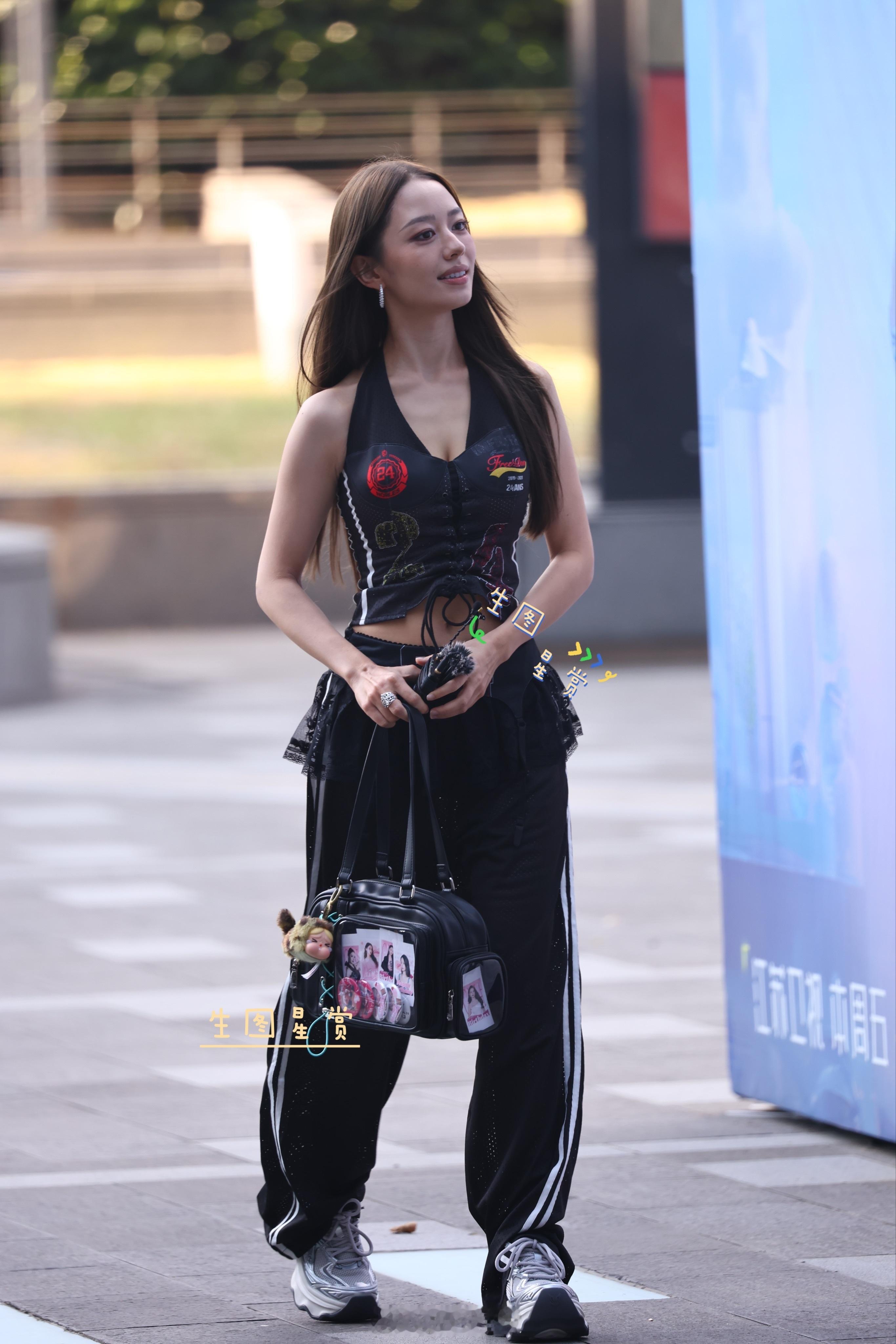 吉娜250822打歌上班返图，被姐姐的魅力深深迷倒[期待][相爱]打歌2025吉
