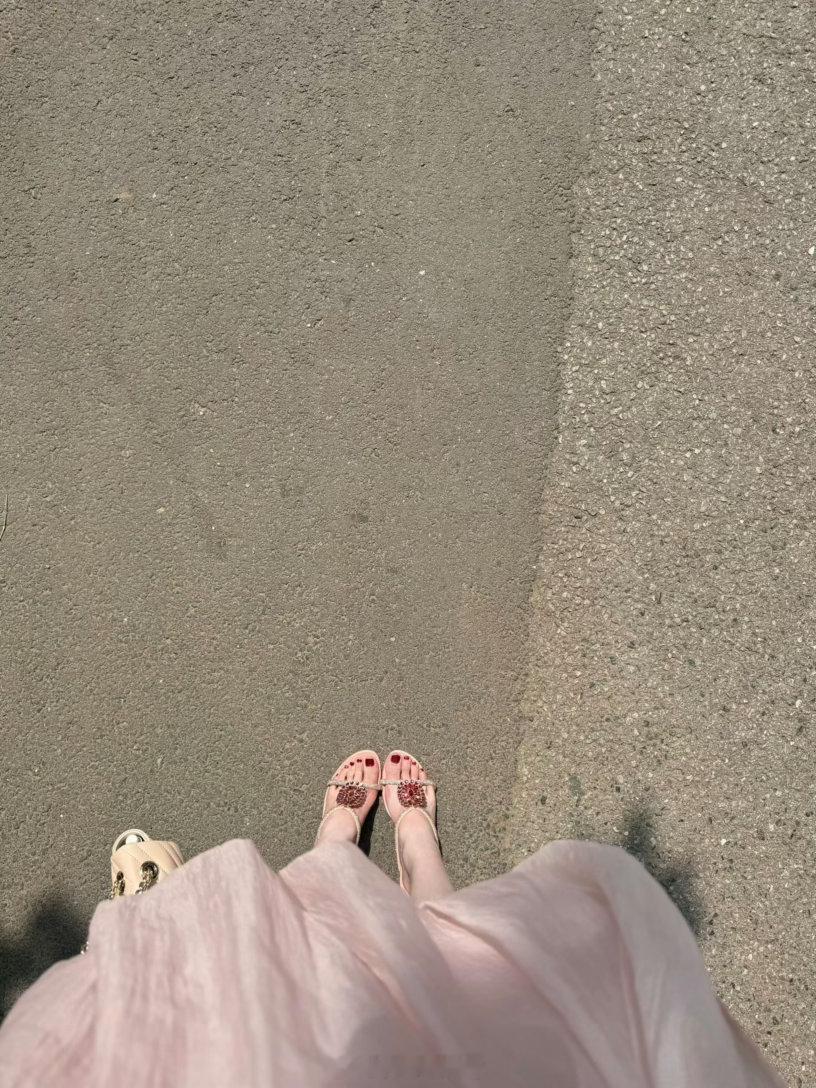 人多嘴杂 王八多乱爬 活成什么样都有人背后嚼舌根 不必解释 不用自证 人和人互为