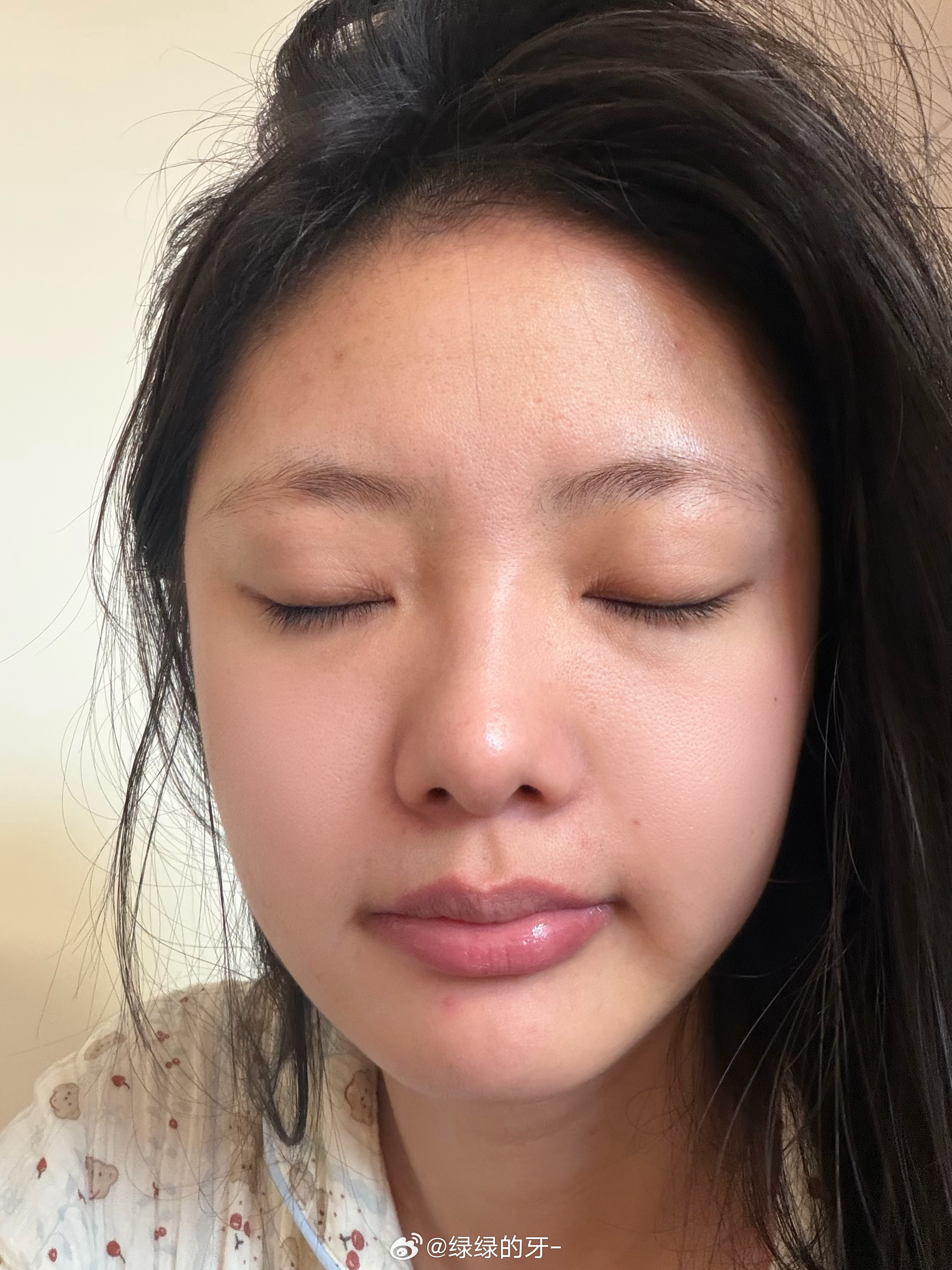 漂完眉毛长得更搞笑了 