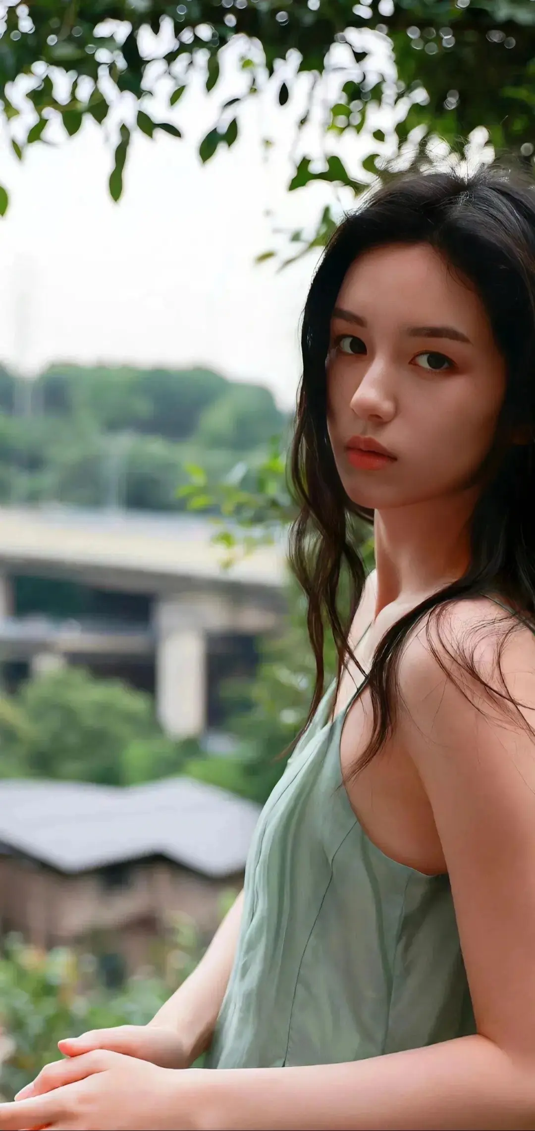 周也  吊带绿裙少女