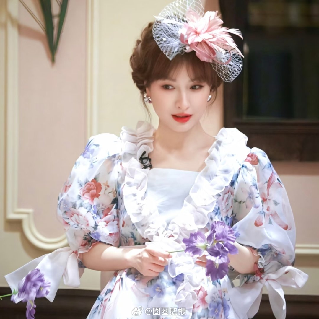 吴昕怎么美成这样了谁懂吴昕这个造型！！怎么美成这样了啊啊啊啊啊！ 