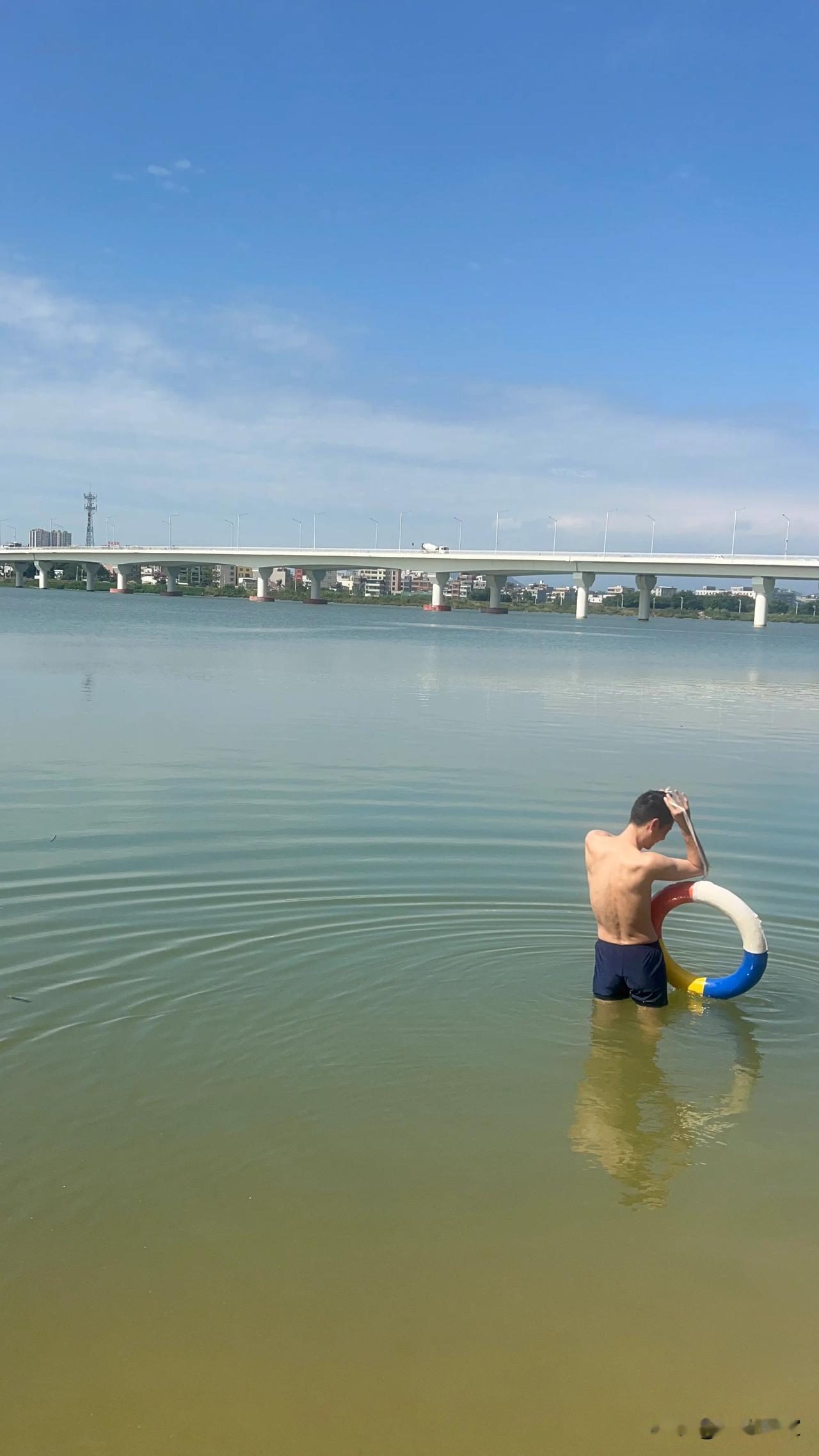 #出门去踏秋#潮州的天气真的很适合游泳拍照