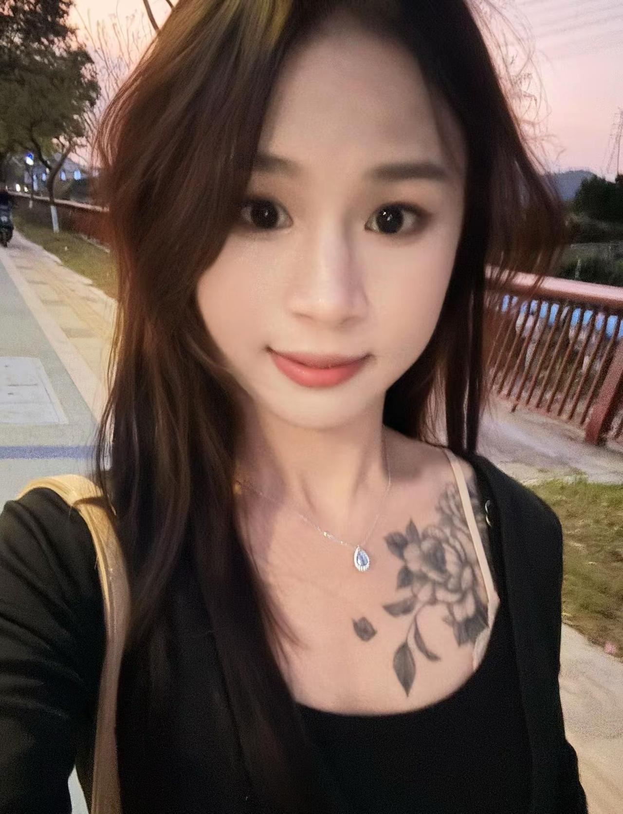 我只想把自己养得越来越平静快乐 其他的都不太感兴趣