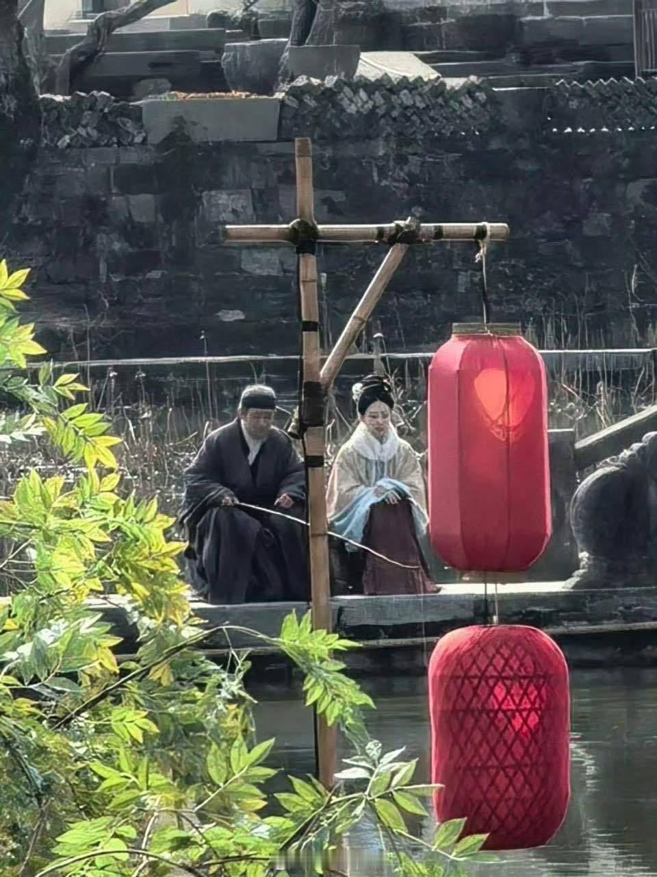 杨紫家业垂钓路透  杨紫李祯钓鱼 杨紫家业垂钓🎣路透来啦～李祯好乖啊！ 