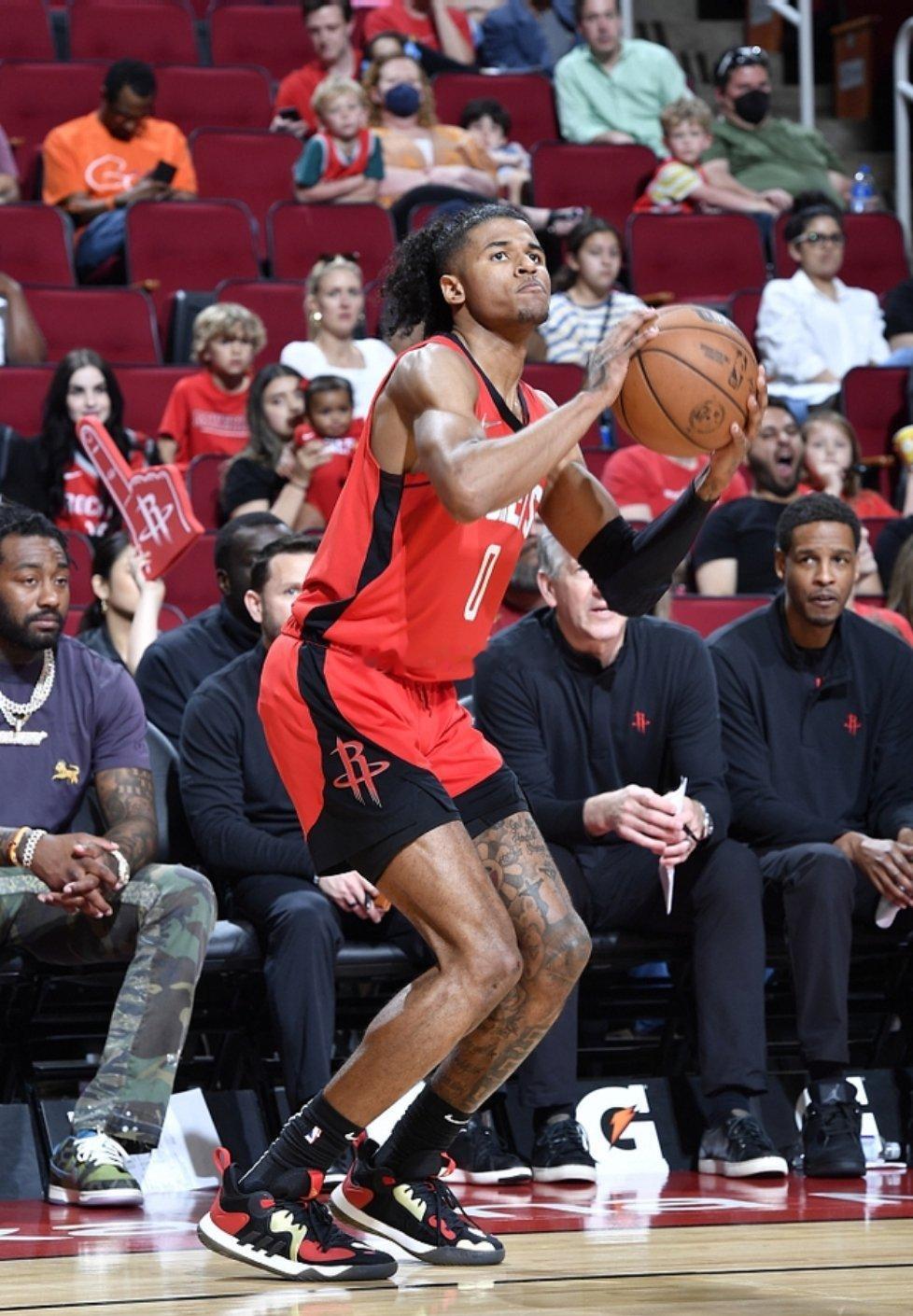 🏀火箭7人上双擒老鹰迎三连胜 阿门17+11 杰伦·约翰逊26+9+1610月
