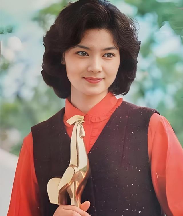 新时期中国影坛三大女演员：潘虹、刘晓庆、巩俐，三种不一样的表演高峰
 
八九十年