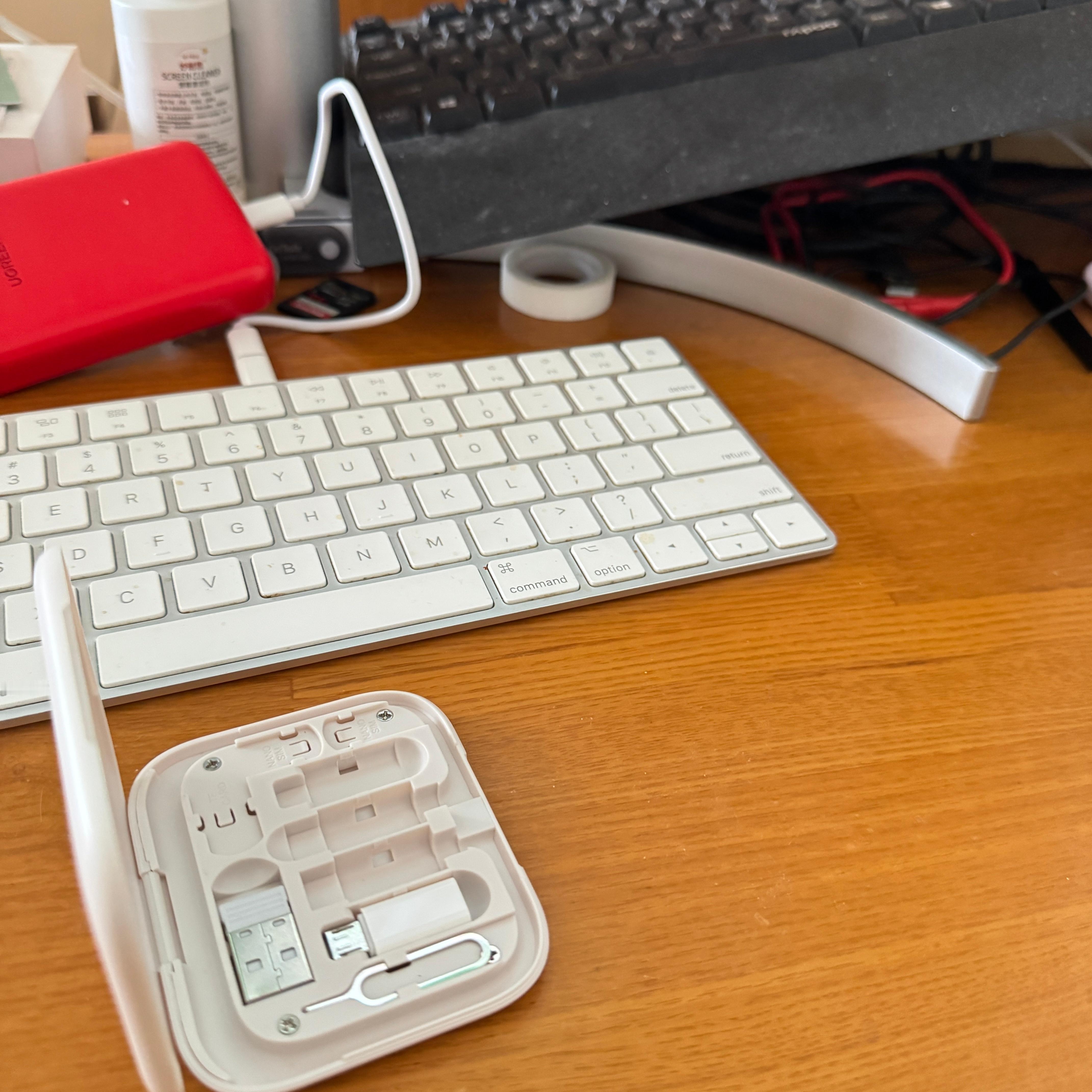 前几天修图键盘没电用另一个键盘使着太不顺手了😂 然后翻箱倒柜终于翻出了一个转接